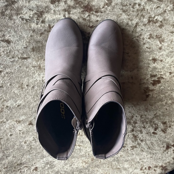 Soda - Taupe Booties - Size 8.5 - Picture 8 of 9